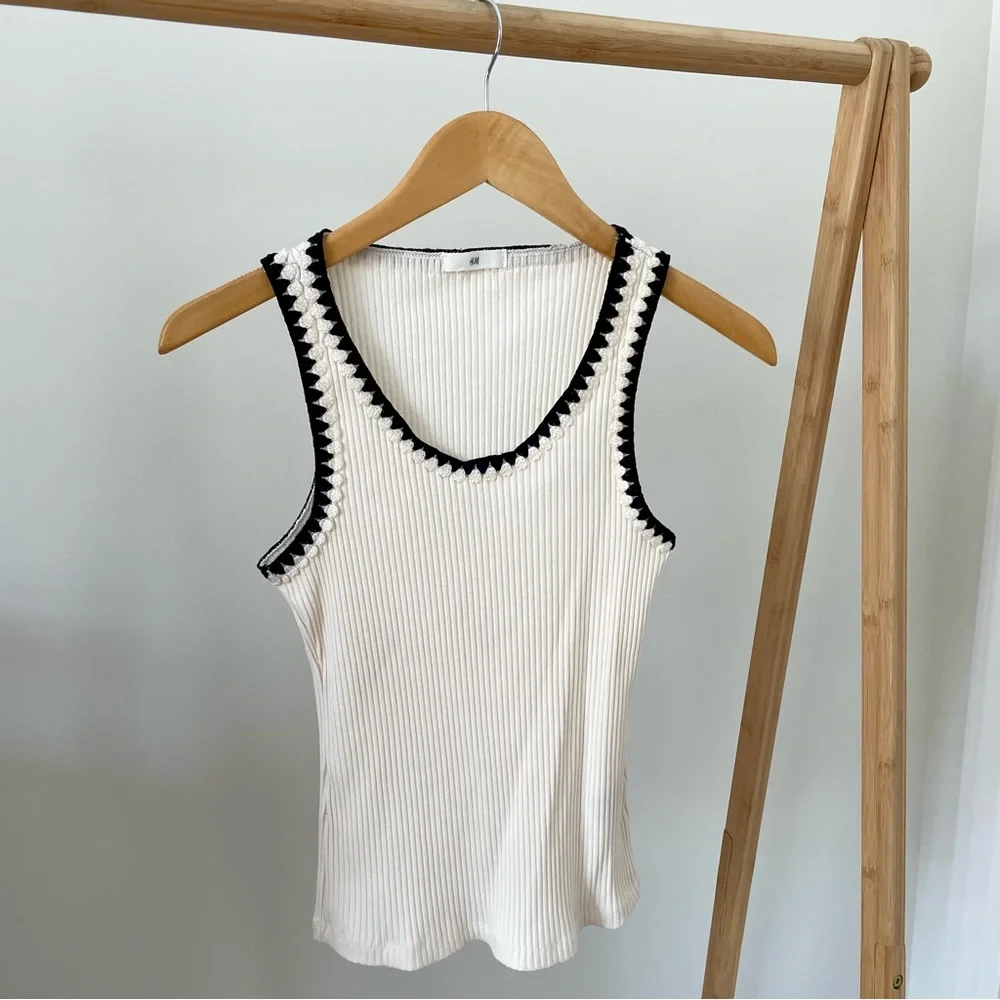 ✨SOLD✨ H&M Embroidered Ribbed Knit Tank Top in Cream - Small - Picture 1 of 7